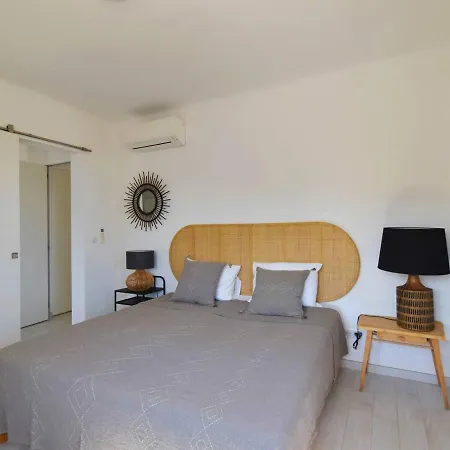 Villa Pieds Dans L'eau Pour 10 Personnes Avec Piscine, Clim Et Wi-fi *