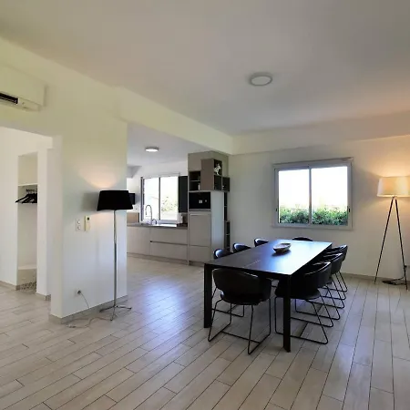 Villa Pieds Dans L'eau Pour 10 Personnes Avec Piscine, Clim Et Wi-fi