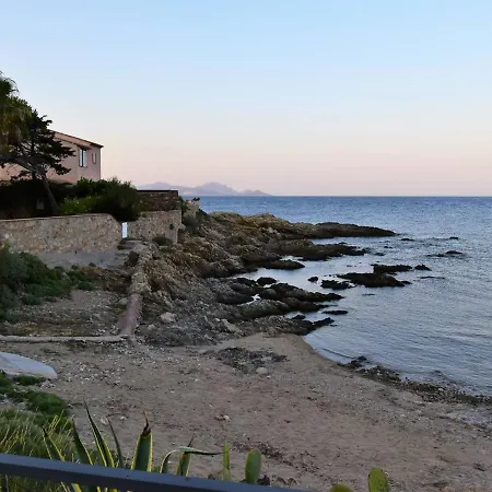 Villa Pieds Dans L'eau Pour 10 Personnes Avec Piscine, Clim Et Wi-fi *