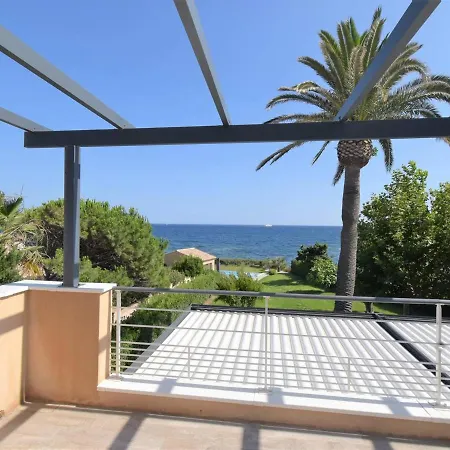 Pieds Dans L'eau Pour 10 Personnes Avec Piscine, Clim Et Wi-fi - Fr-1-768-27